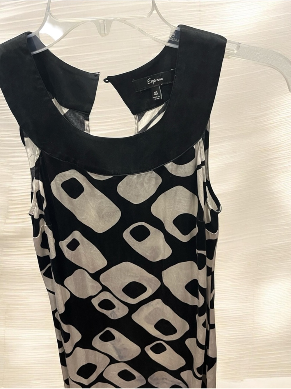 Express Black and White Patterned Sleeveless Shift Dress